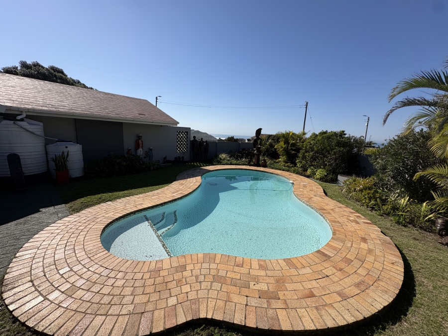 4 Bedroom Property for Sale in Nahoon Beach Eastern Cape